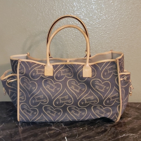 Dooney & Bourke Handbags - DOONEY AND BOURKE WEEKEND/HANDBAG